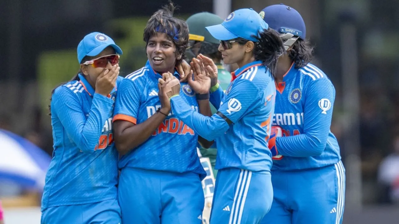 Australia vs India: Analyzing India’s Decision to Bowl First and Injury Updates
