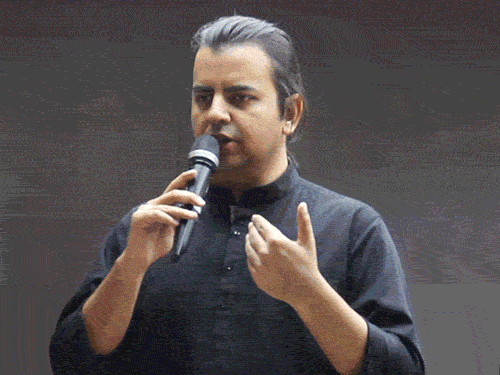 ओला स्टोर्स एक महीने में 800 से बढ़कर 4,000 होंगे:CEO भाविश अग्रवाल ने पोस्ट शेयर कर बताया, कंपनी का शेयर 3% चढ़ा