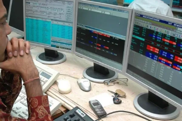 शेयर बाजार में इस हफ्ते उतार-चढ़ाव का अनुमान:बजट 2025, कंपनियों के तिमाही नतीजों से लेकर FII-DII फ्लो तक; यह फैक्टर्स तय करेंगे बाजार की चाल