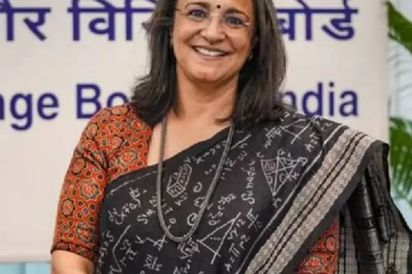 सरकार ने SEBI चीफ के लिए आवेदन निकाला:पहली महिला चीफ माधबी बुच 28 फरवरी को रिटायर हो रहीं, विवादों के चलते चर्चा में रहीं