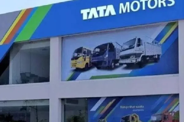 टाटा मोटर्स का तीसरी-तिमाही में मुनाफा 22% घटकर ₹5,451 करोड़:रेवेन्यू 2.7% बढ़कर ₹11.36 लाख करोड़, कंपनी के शेयर में आज 3% की तेजी रही