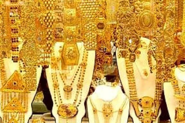 गोल्ड के दाम में तेजी, चांदी में गिरावट:10 ग्राम सोना ₹144 महंगा होकर 79383 रुपए पर पहुंचा, चांदी ₹139 सस्ती हुई